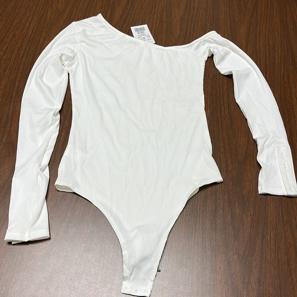 De Base long sleeve bodysuit, size medium, NWT - Picture 9 of 15